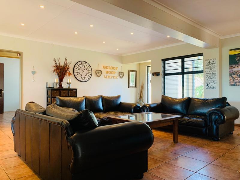 5 Bedroom Property for Sale in Noorsekloof Eastern Cape